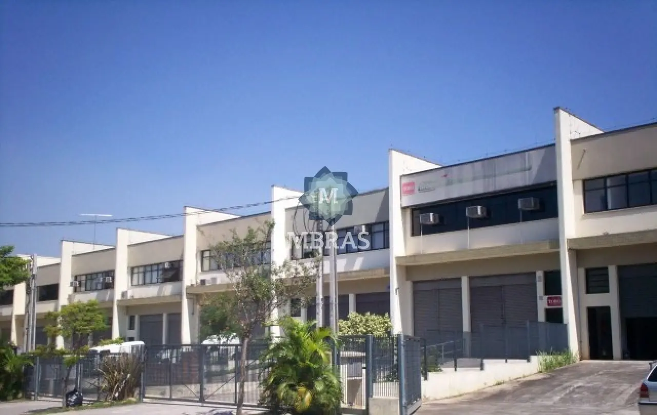 ARMAZÉM COMERCIAL / INDUSTRIAL EM ÓTIMO ESTADO / EXCELENTE LOCALIZAÇÃO E CONSTRUÇÃO - foto 0