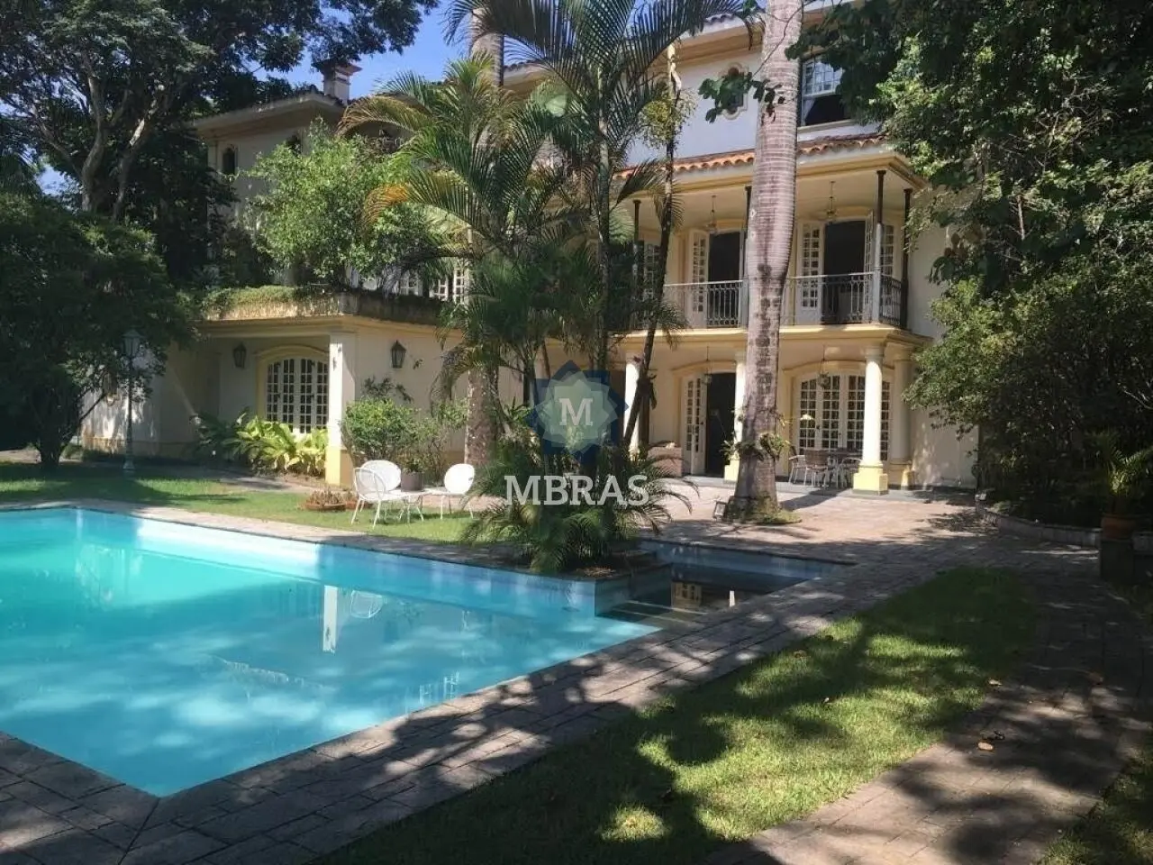 MANSÃO COM JARDIM IMPERIAL ASSINADO POR BURLE MARX NO TRADICIONAL BAIRRO DO MORUMBI - foto 0