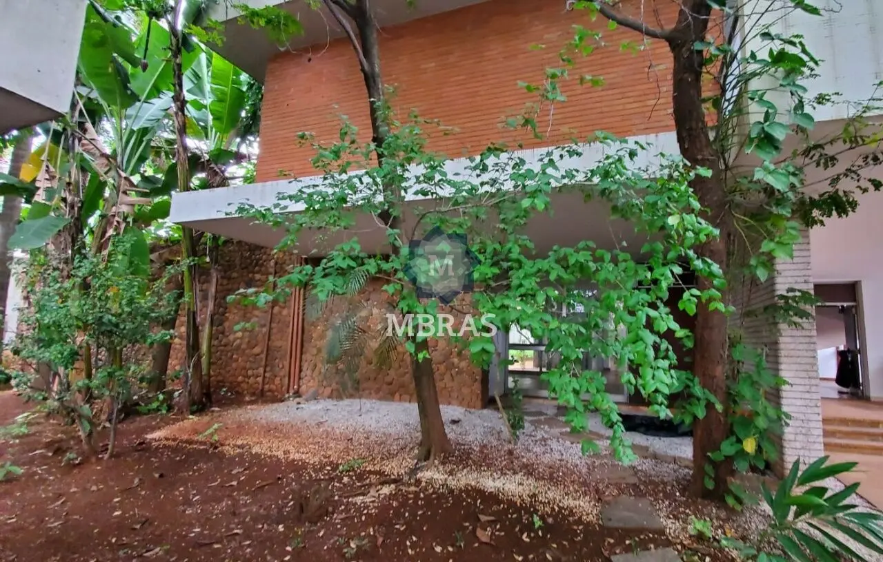 Joia no Jardim Paulista. Casa com 1242m² de área total e 670m² de área construída - foto 0