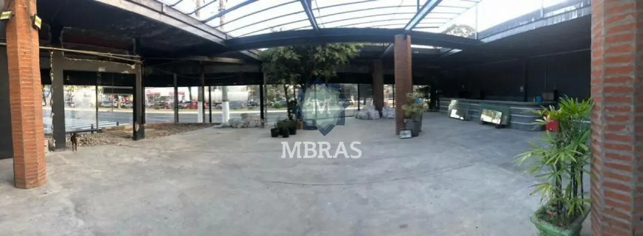 Loja com 1311m² de terreno e 1500m² de Área Construída em Moema (esquina com Av. Bandeirantes) - foto 0