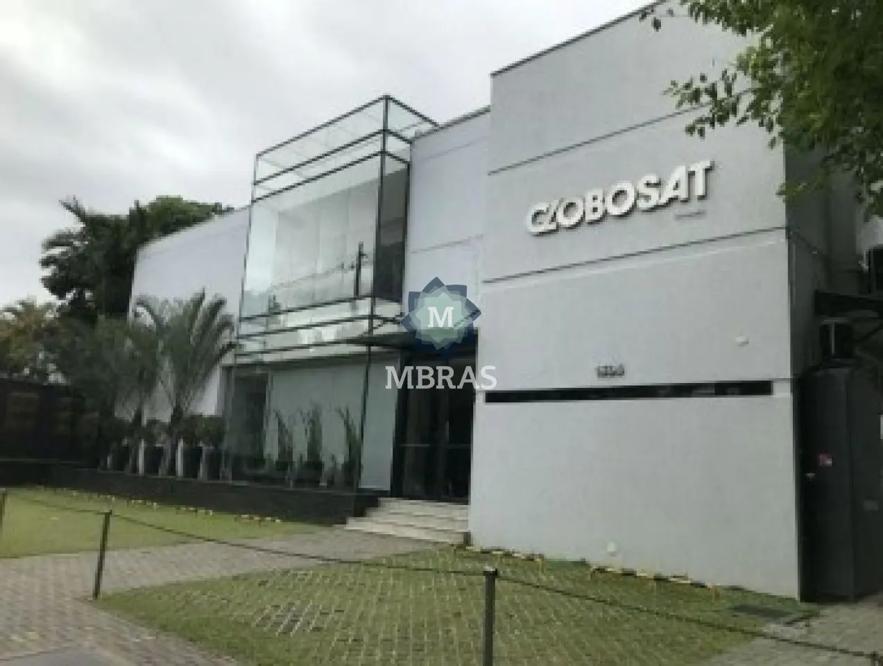 Raridade, modernidade e luxo na Av. Brasil - foto 0