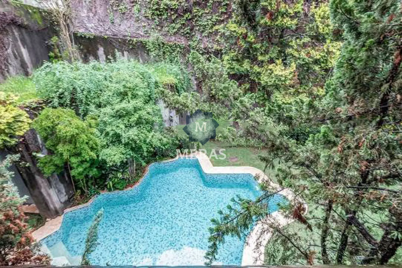 Linda Casa Estilo Europeu no Coração do Jardim Guedala - foto 0