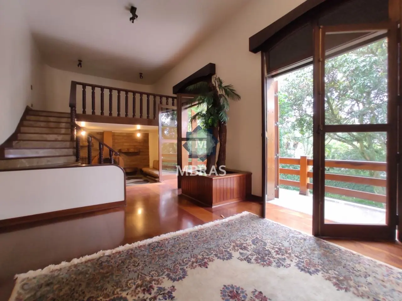 Linda Casa Extremamente Arborizada no Coração do Jardim Guedala - foto 0