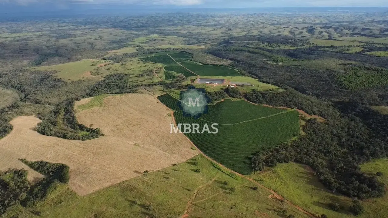 Belíssima fazenda em Presidente Olegario- MG - foto 0