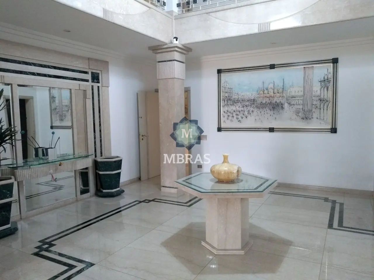 Casa de Alto Padrão Próximo ao Autódromo - foto 0