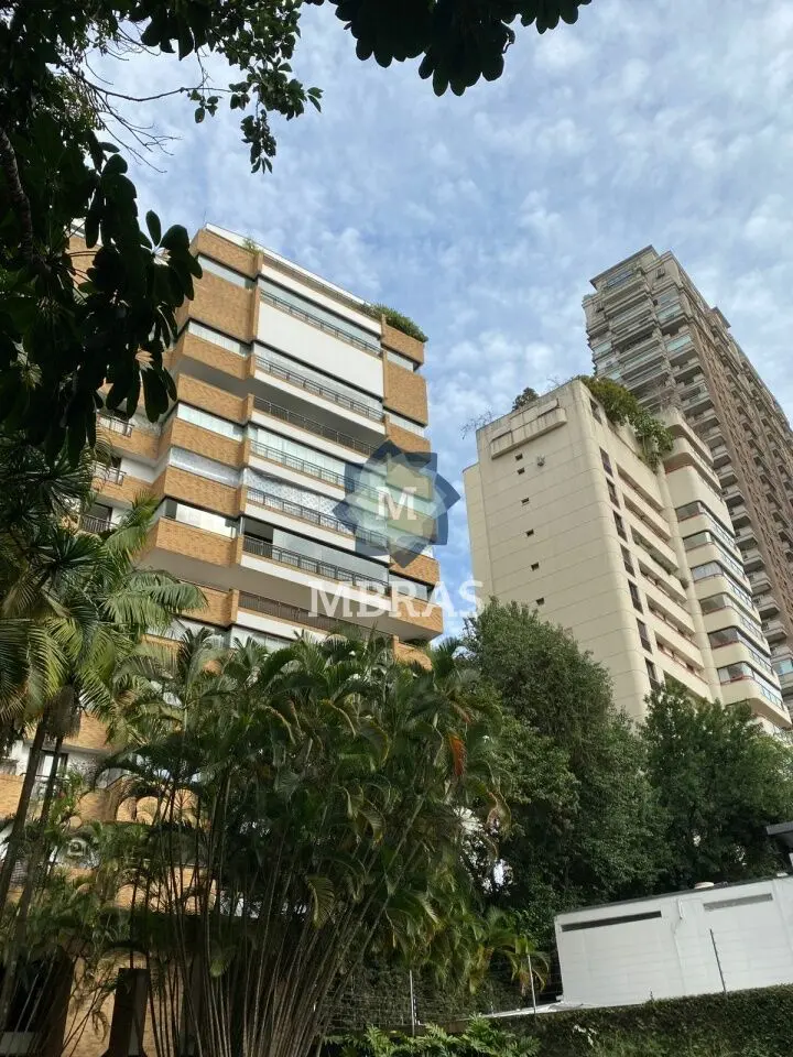 Lindo apto no Jardim Europa | Vista copa das árvores| 438m2 | 4 suítes | 4 vagas - foto 0