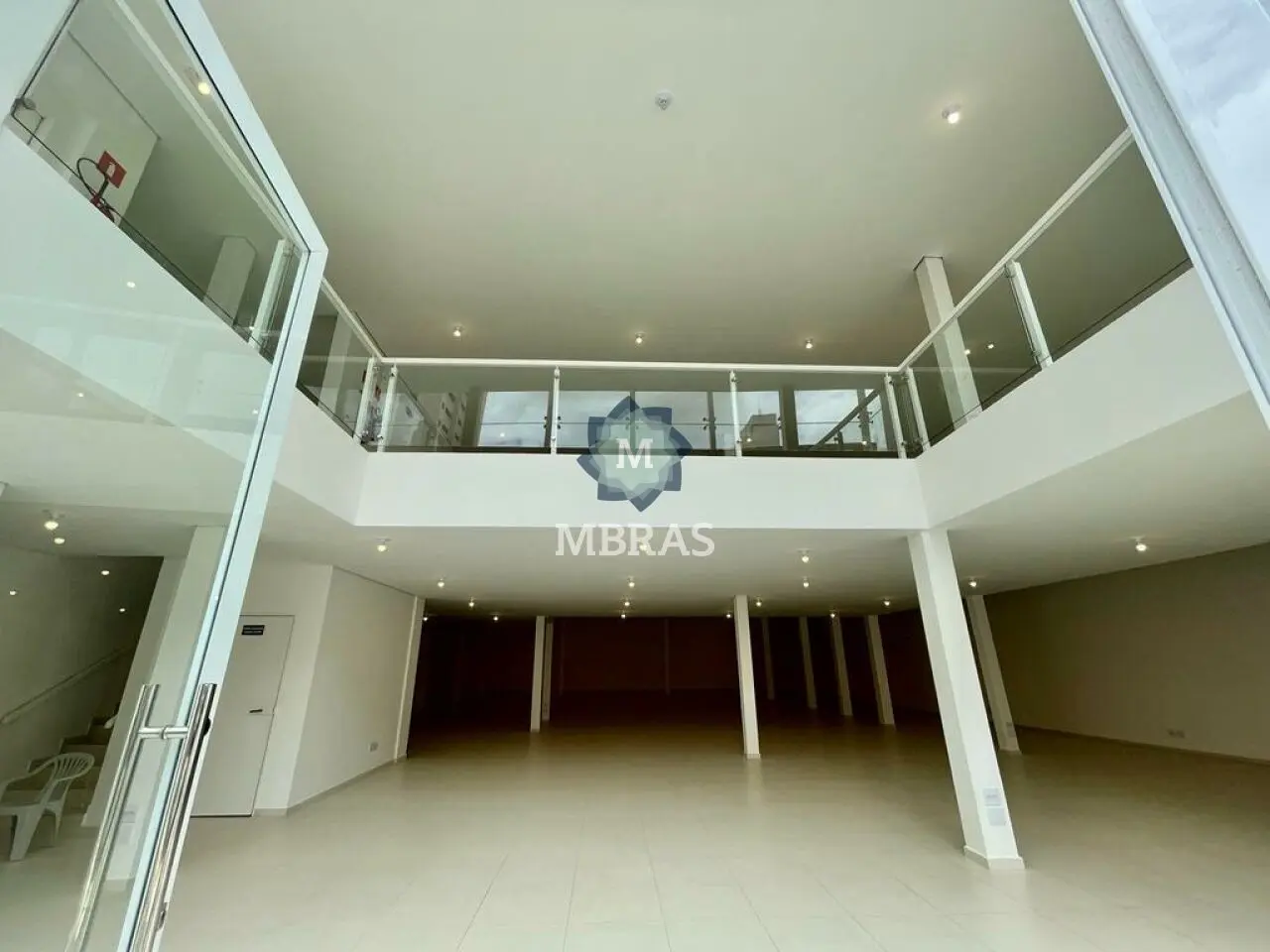 Ponto comercial na Nhambiquaras - foto 0