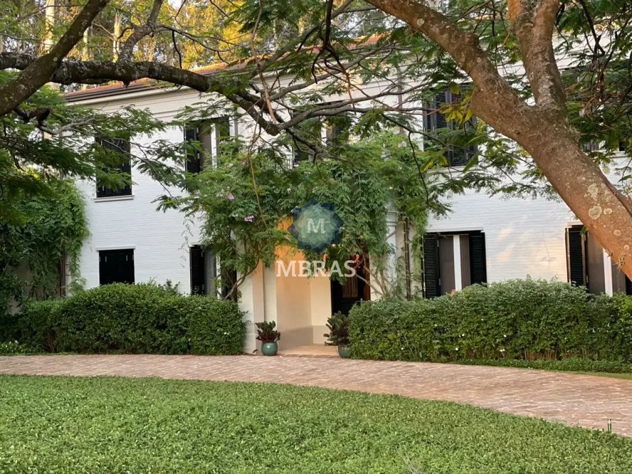 Casa singular, ícone arquitetônico no Con. Boa Vista. Dos mesmos arquitetos do Palácio Tangará - foto 0