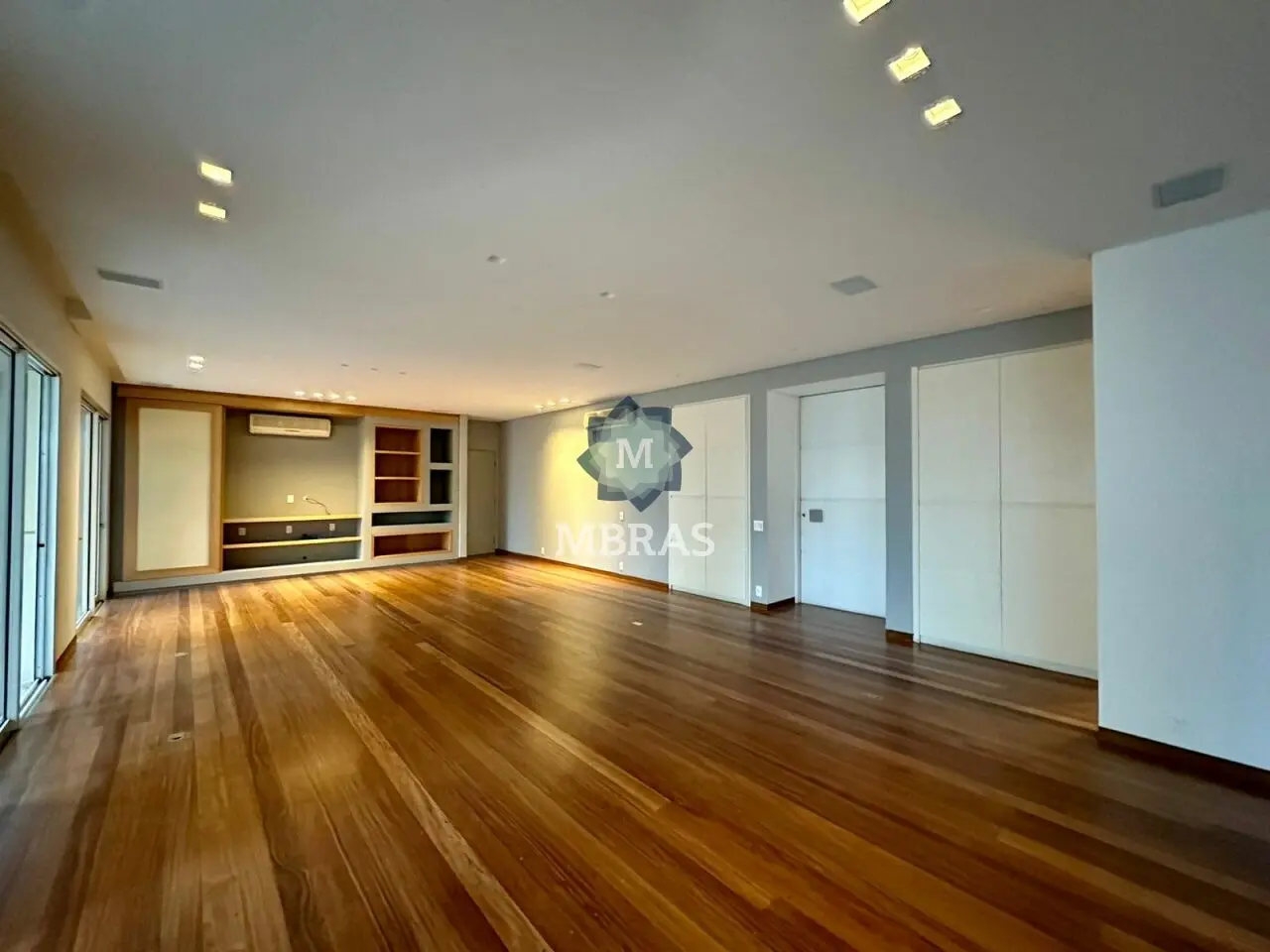 Excelente apartamento em cond. neoclássico no melhor do Jardins - foto 0