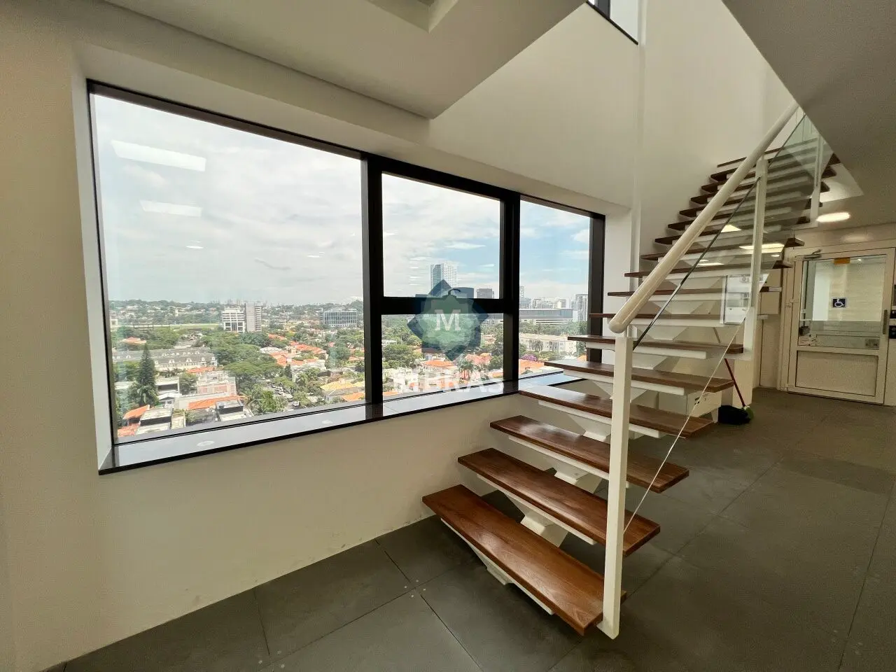 Prédio comercial com excelente vista verde, disposições modernas na Av. Brigadeiro Faria Lima - foto 0