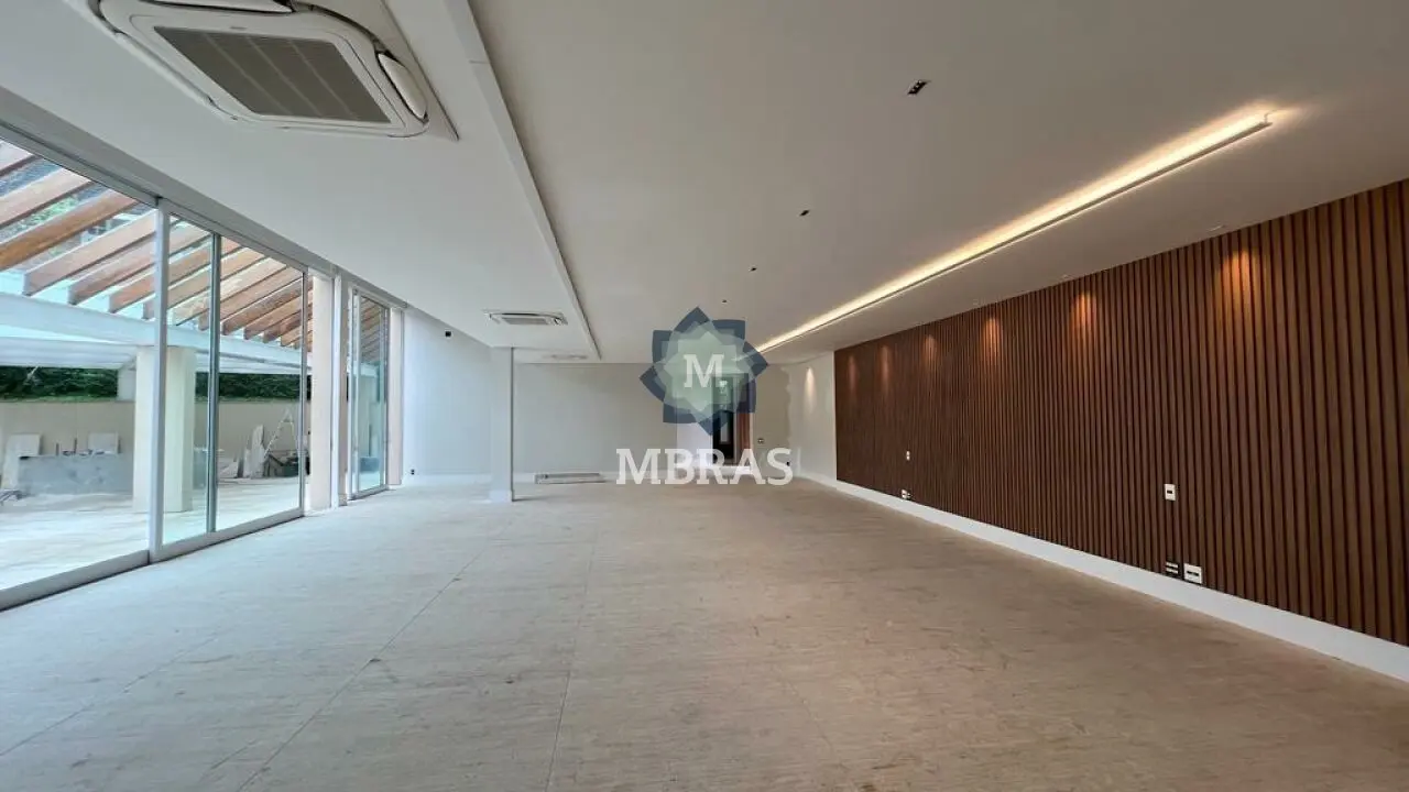 Mansão recém-construída no condomínio fechado mais nobre da região. - foto 0