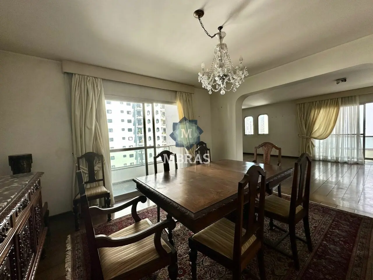 Apartamento para venda com 220m2 com potencial para reforma em Moema - foto 0