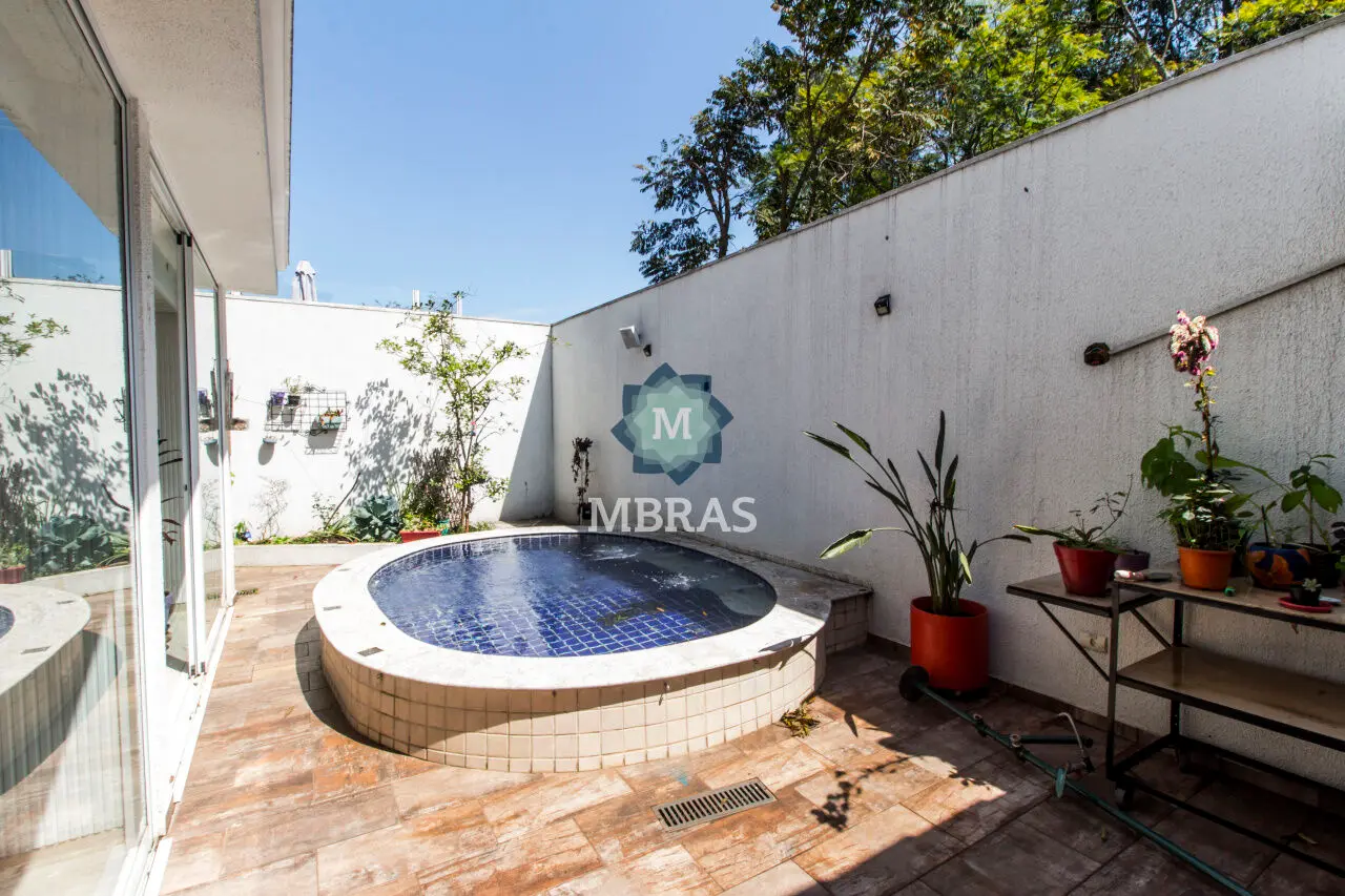 Residência Espaçosa em Alphaville: O Lar dos Seus Sonhos - foto 0