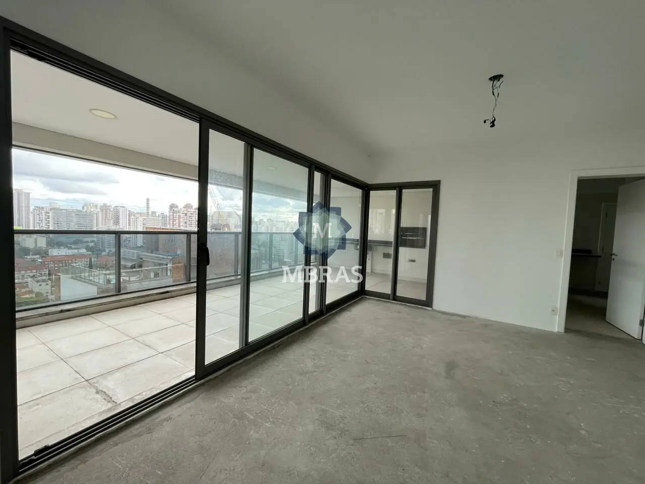 LINDO APARTAMENTO AREJADO E ESPAÇOSO - foto 0