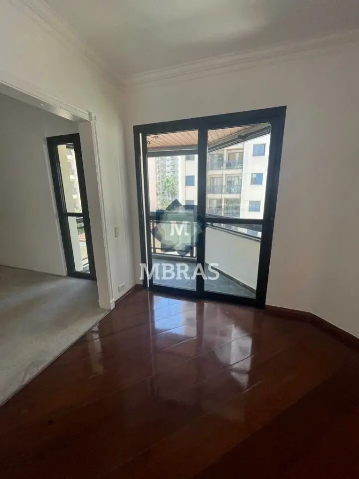 Apartamento clássico em prédio arborizado | Moema Pássaros - foto 0