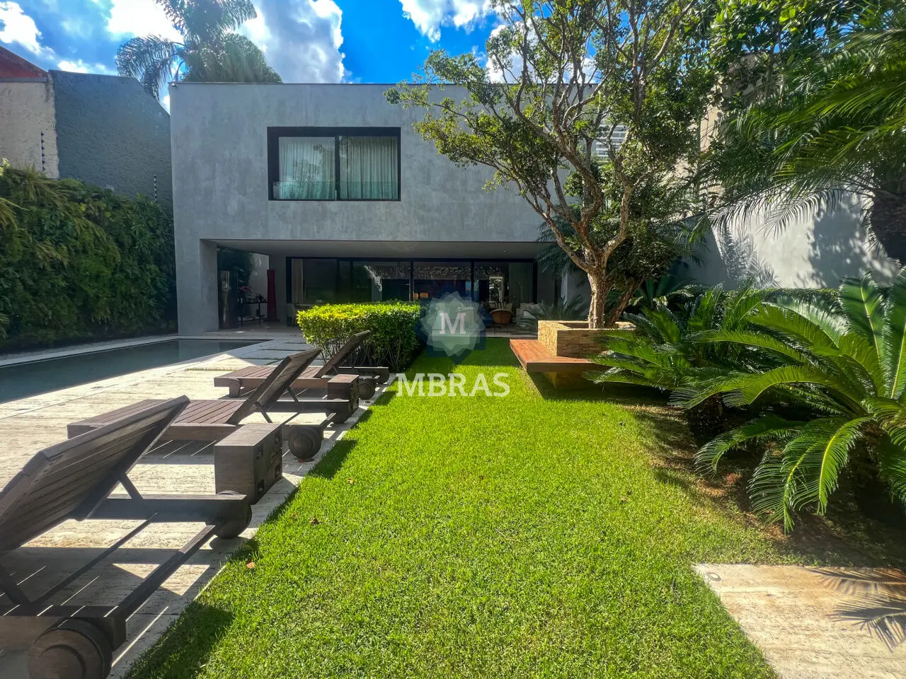 Casa no Jardim Paulistano com paisagismo por Gilberto Elkis - foto 0