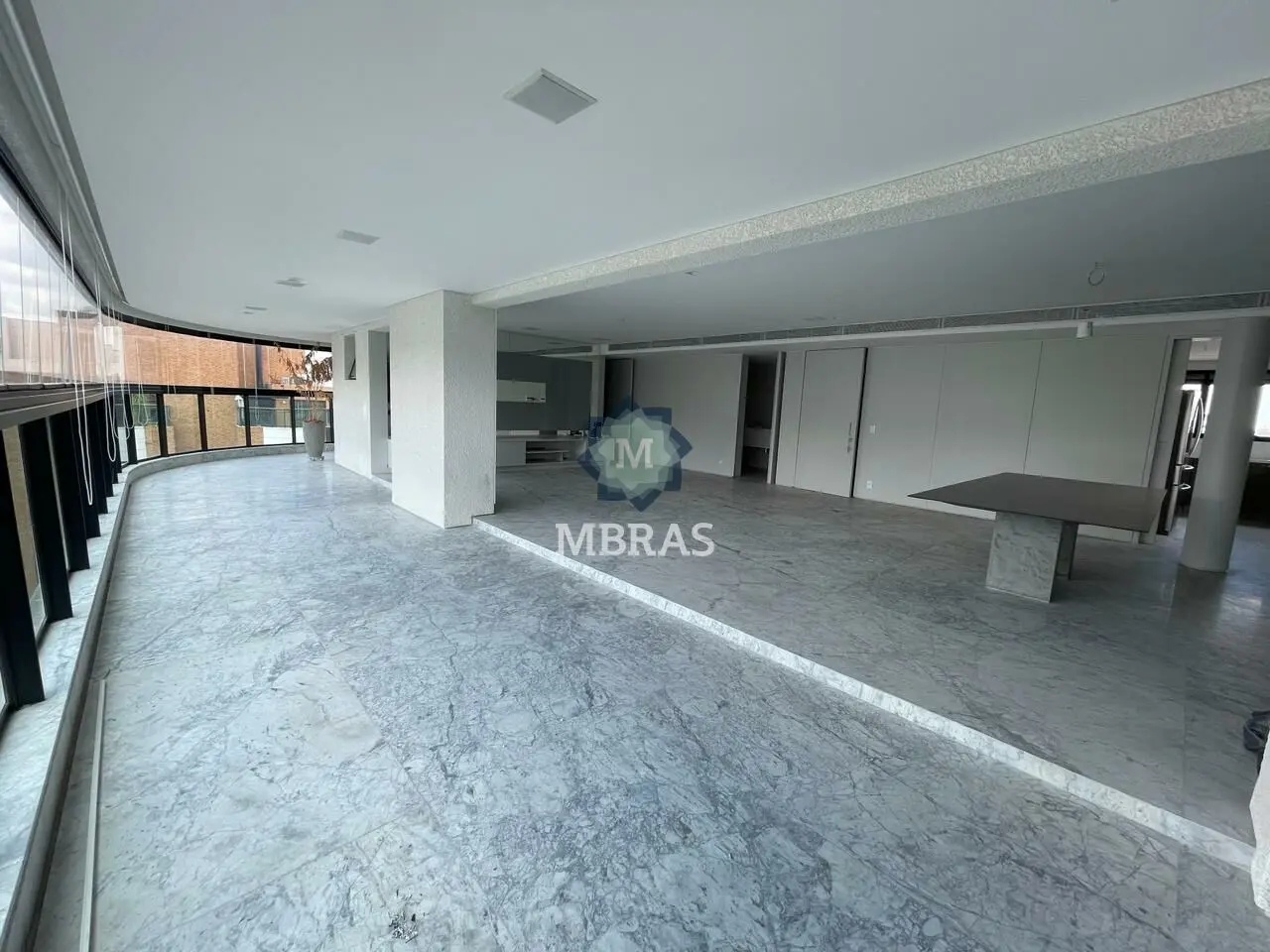 APARTAMENTO ESPAÇOSO NO JARDINS - foto 0