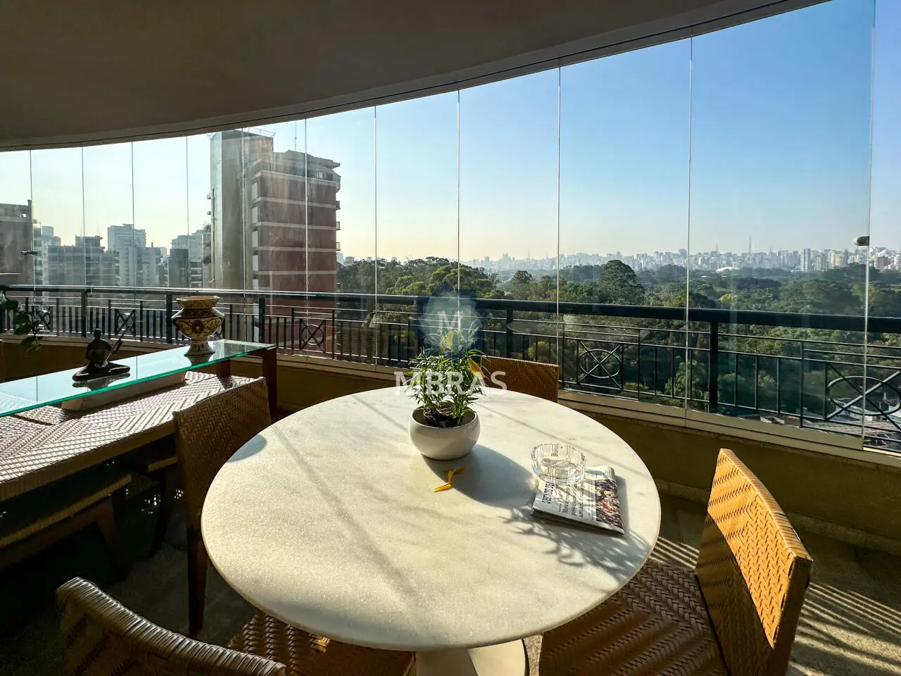EXCELENTE APARTAMENTO DE ALTO PADRÃO COM VISTA LIVRE PARA O PARQUE IBIRAPUERA - foto 0