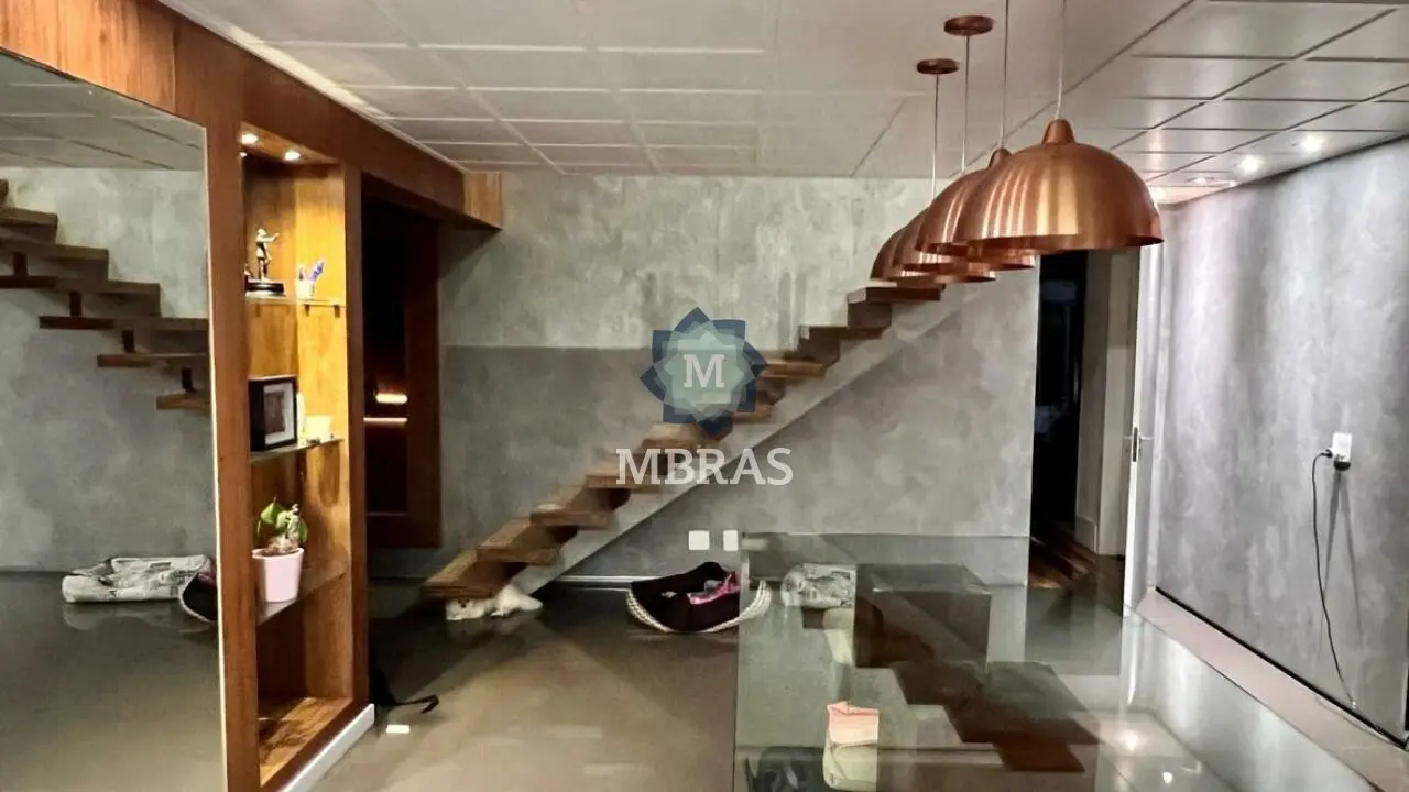 Lindo apartamento com pé direito duplo - foto 0