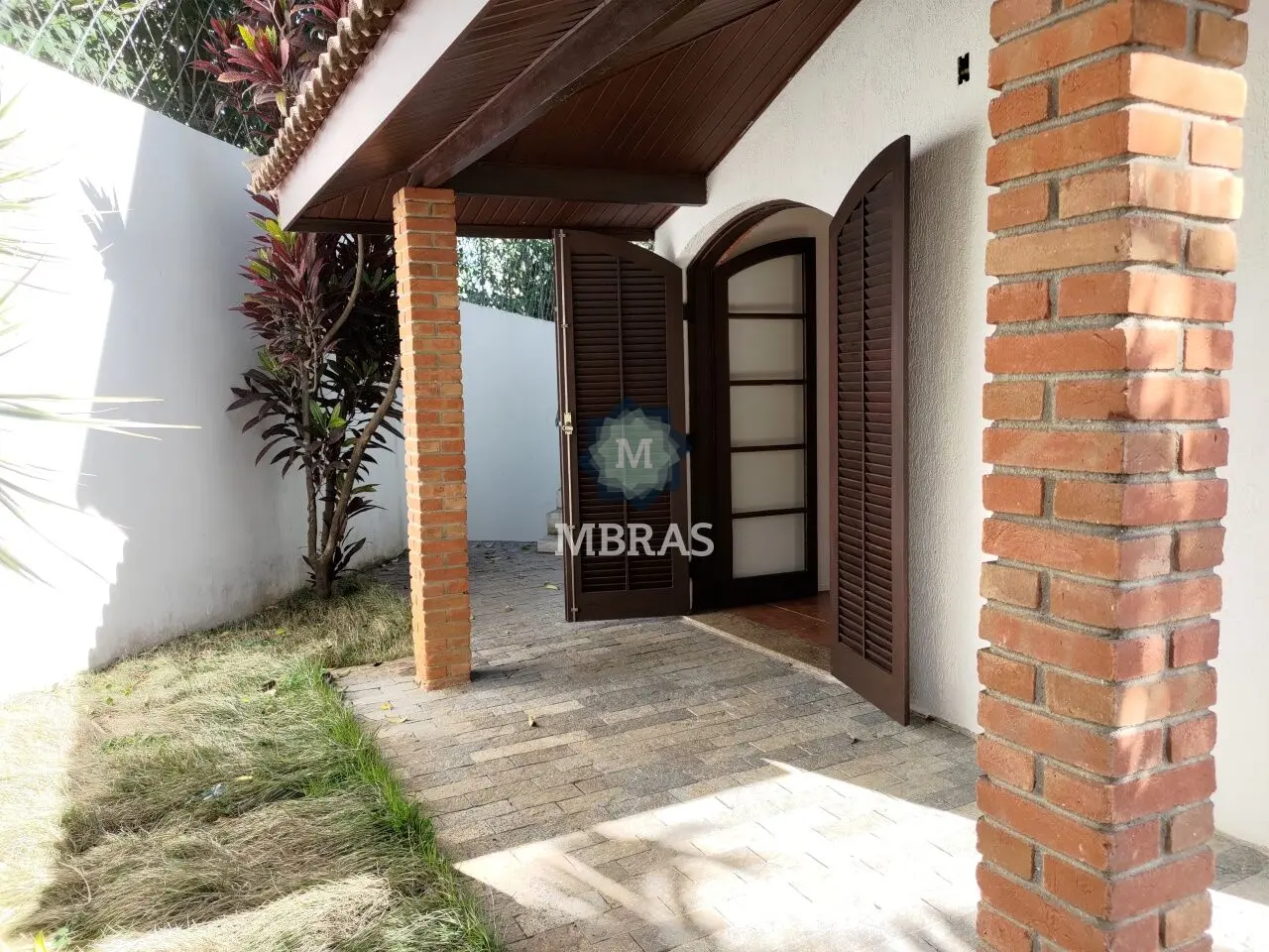 Casa de esquina - foto 0