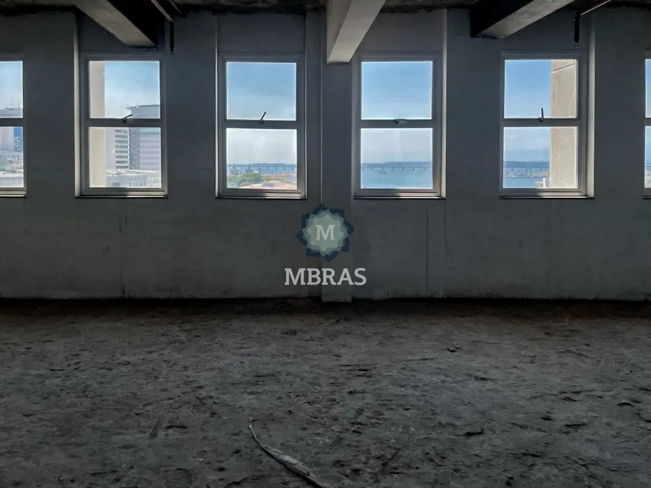 SALA COMERCIAL COM COM BRAÇOS ABERTOS PARA A BAÍA DE GUANABARA NO CENTRO DO RIO DE JANEIRO - foto 0