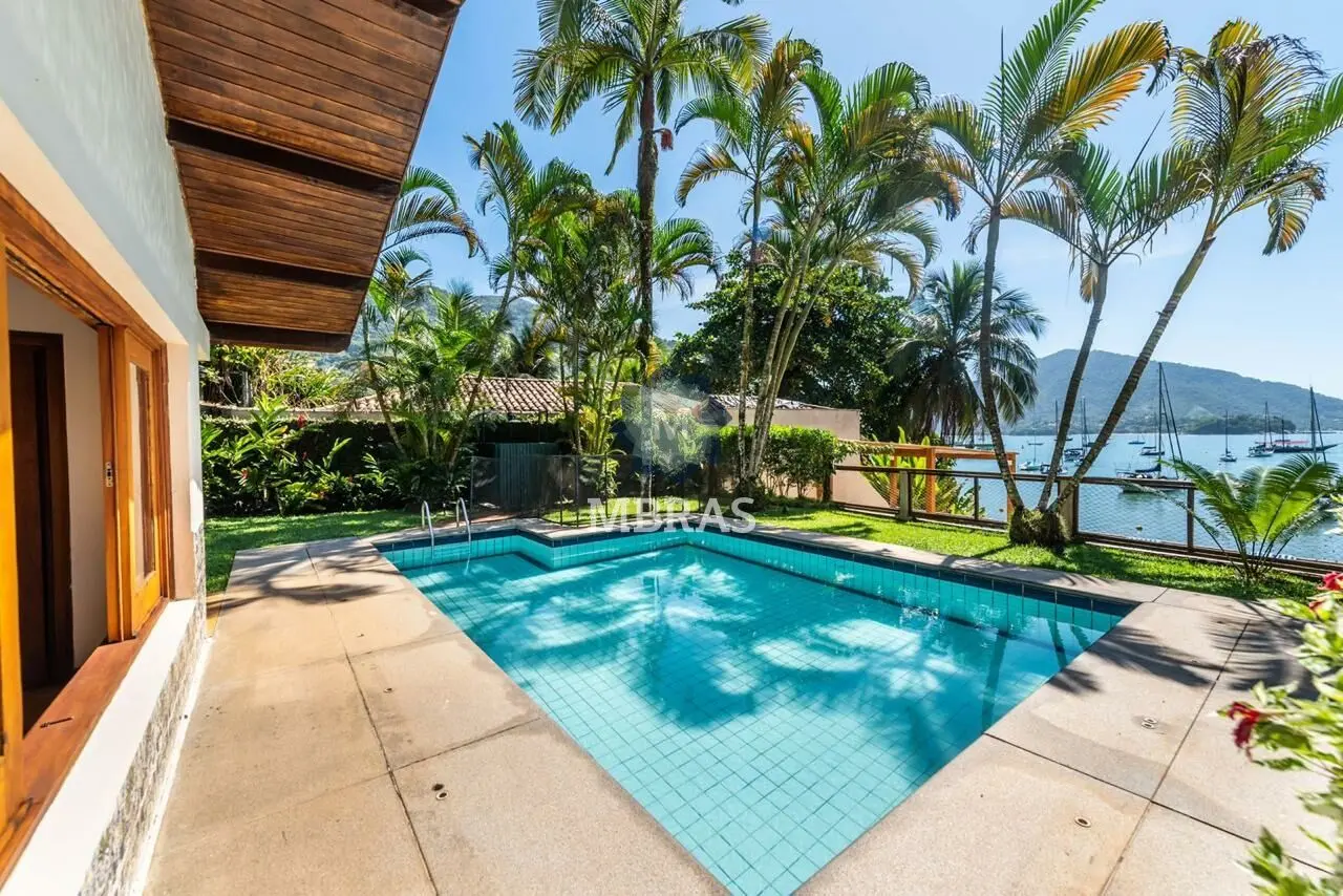 Paraíso à Beira-Mar: Mansão Exclusiva Pé na Areia em Ubatuba - foto 0