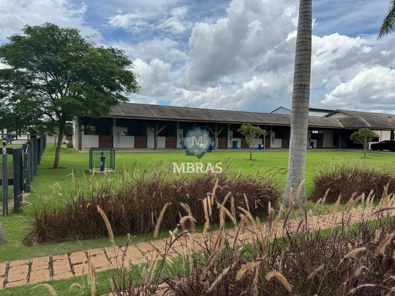 Centro de Treinamento Equestre e de Lazer dentro de Condomínio - foto 0