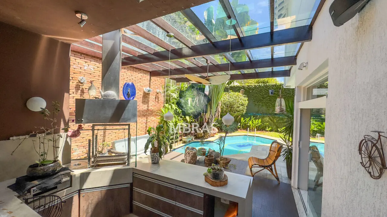 Casa com 4 quartos, com jardim e piscina em bolsão residencial fechado - foto 0
