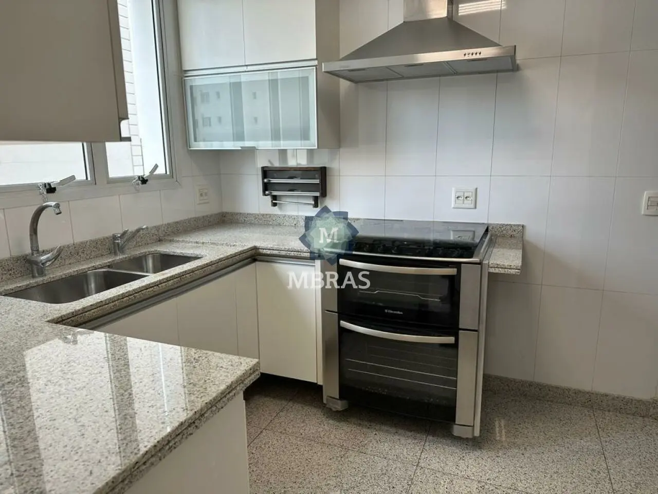Lindo e Imponente Neoclássico no Campo Belo, um apartamento por andar - foto 0