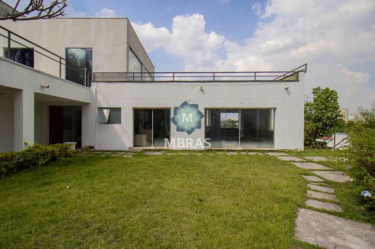 Casa no Cidade Jardim - 1077 m² Terreno - 900m² Construídos - 7 Quartos - 4 Vagas - foto 0