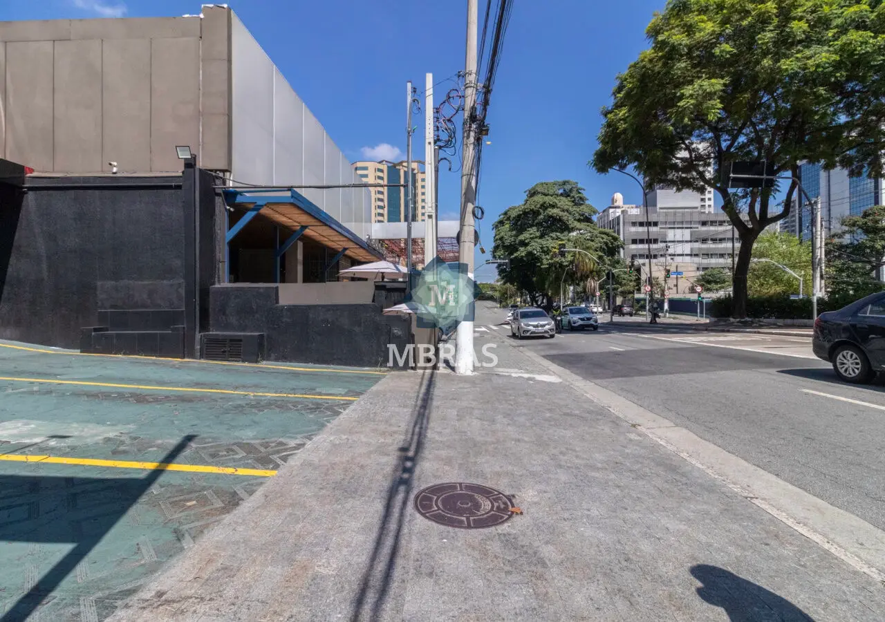 Casa comercial na Avenida Ibirapuera - foto 0