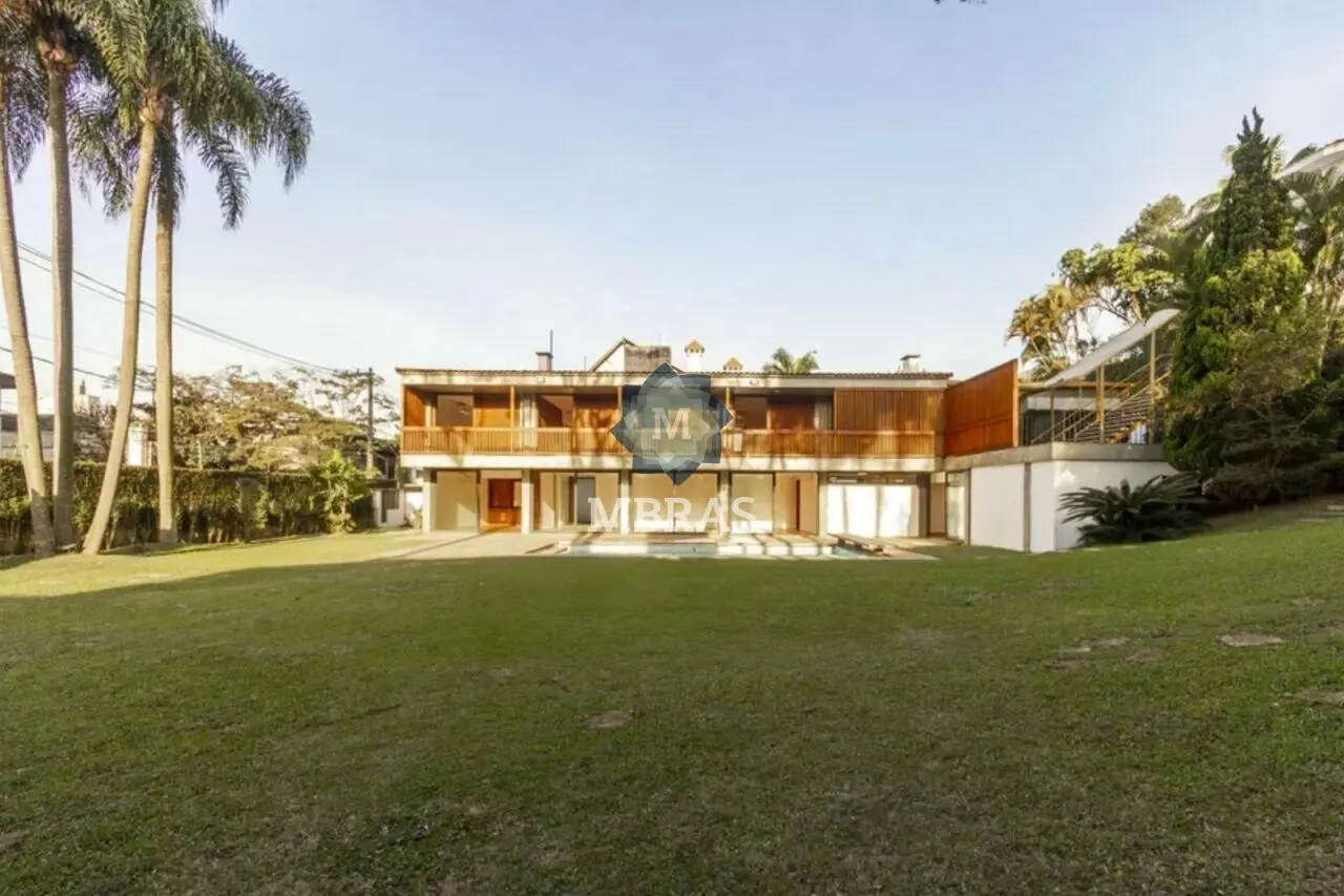 Casa moderna e ensolarada, com assinatura do renomado arquiteto Eduardo Almeida - foto 0