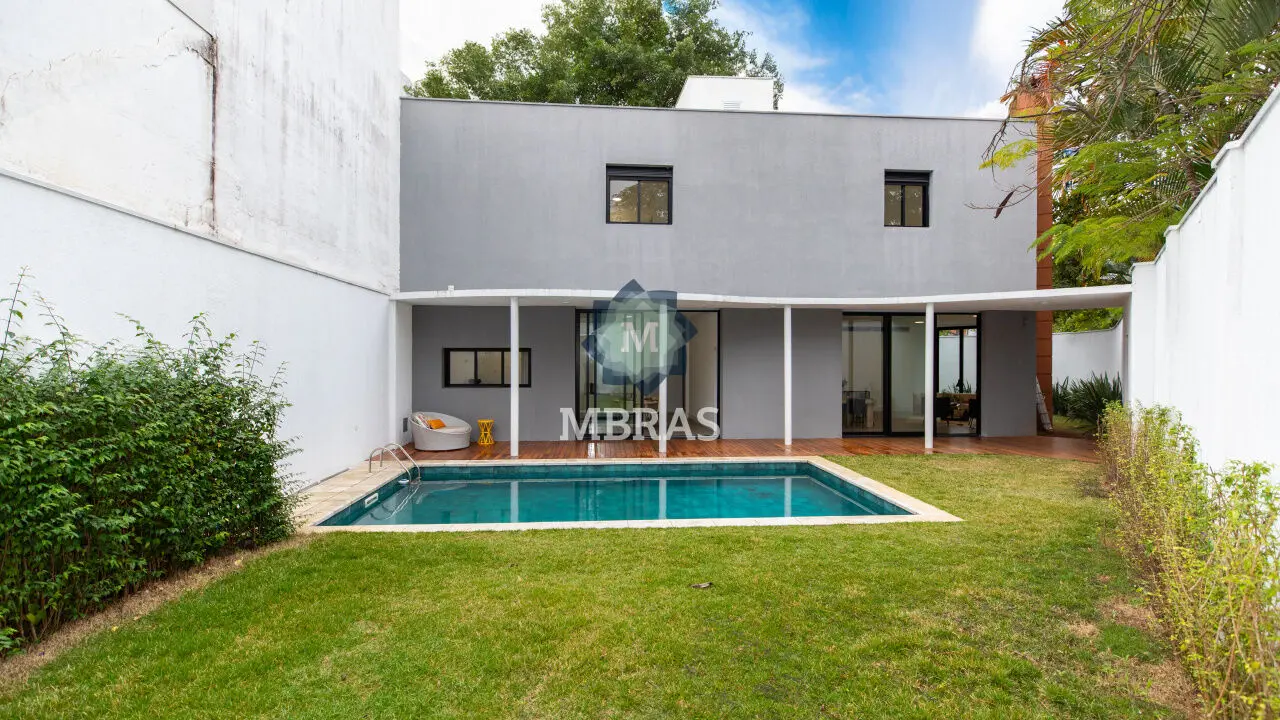 Casa Exclusiva no Melhor Bairro de São Paulo. Projeto Assinado por Fernando Zacharias - foto 0