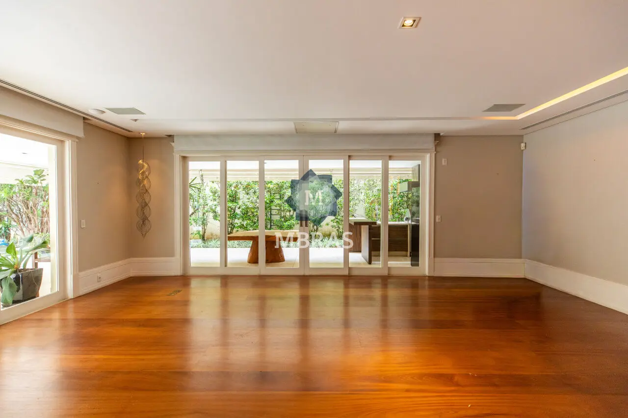 Residência no jardim América - 600m2 e 1000m2 de terreno - foto 0