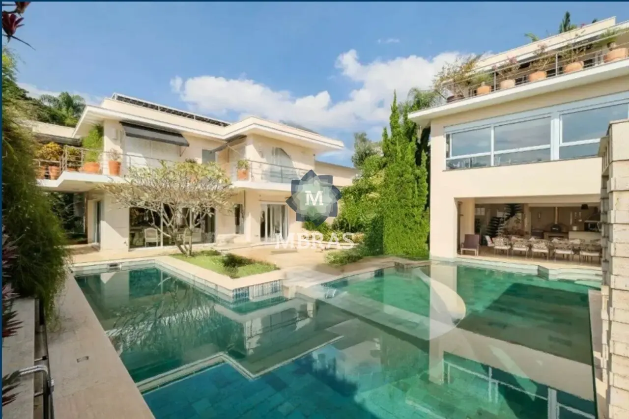 Casa à Venda em Moema. Conforto, Sofisticação e Localização Privilegiada - foto 0