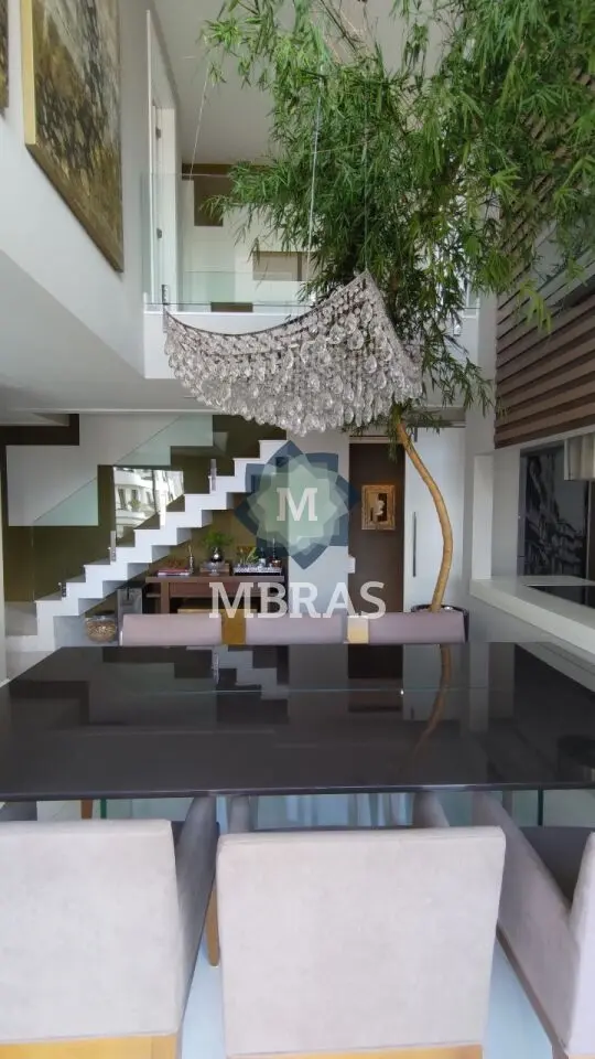 Exclusivo duplex com pé direito duplo na sala - foto 0