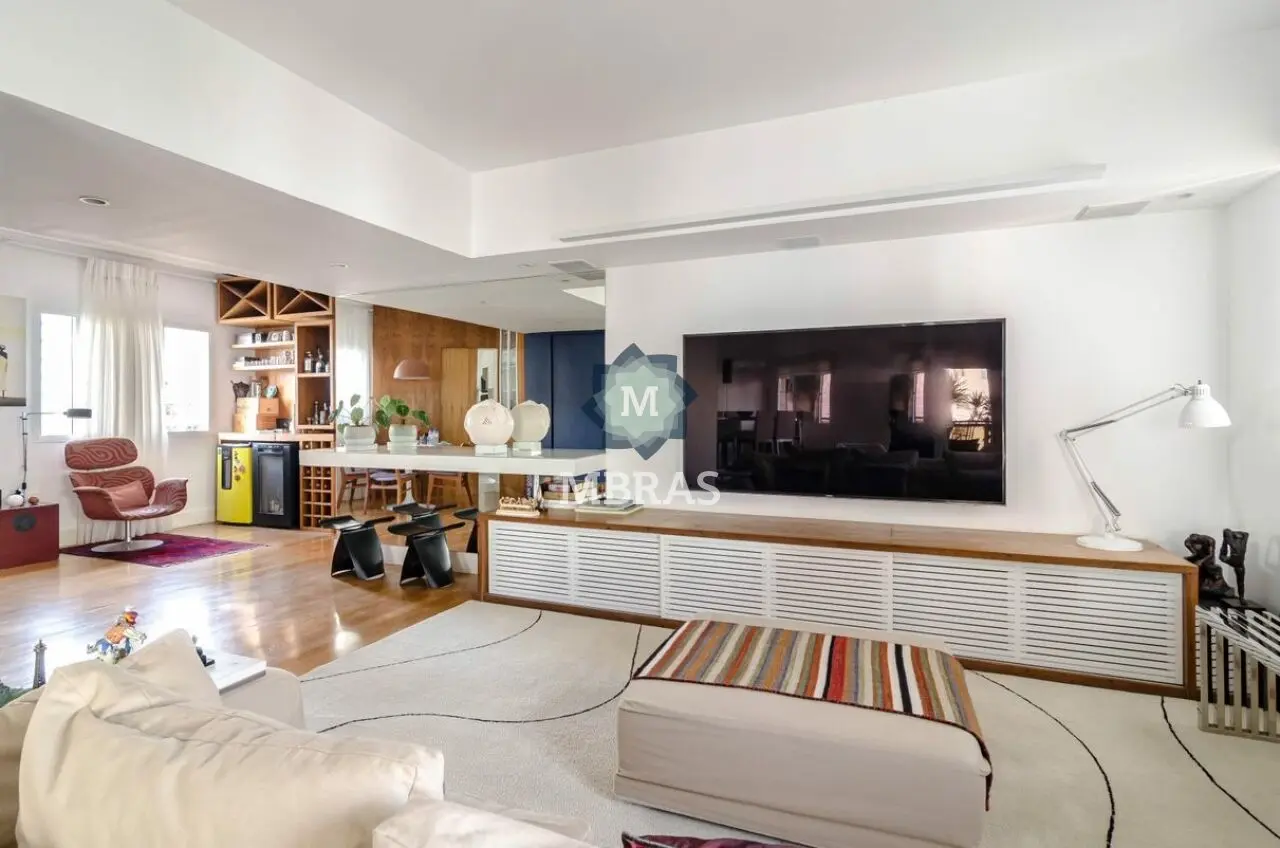 Apartamento Mobiliado e Reformado no Itaim Bibi 217m² - foto 0