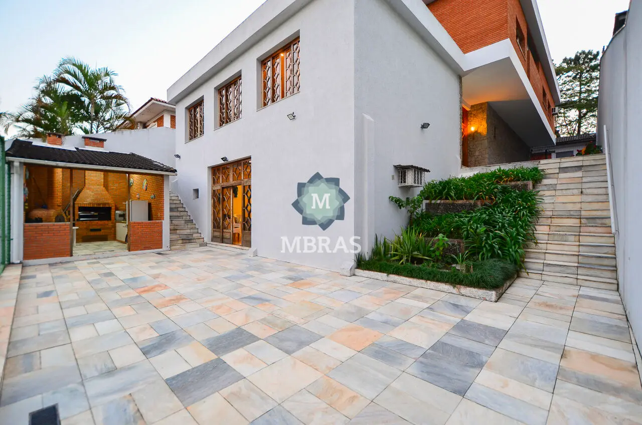 Oportunidade Única! Casa Espaçosa com 430m² de Pura Elegância no Alto da Boa Vista - foto 0