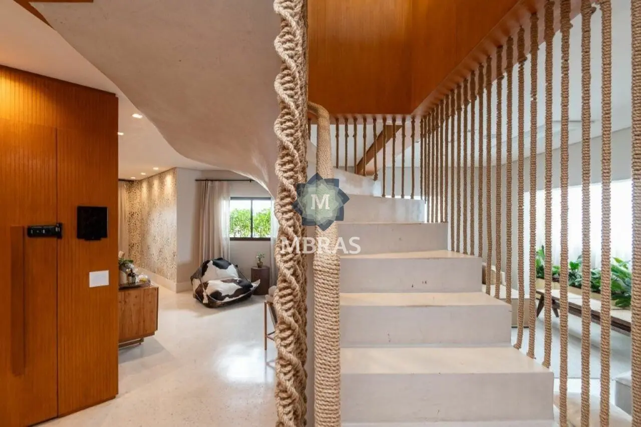 Cobertura Duplex de Alto Padrão em Moema Pássaros | 400 m², Reforma Completa e Lazer Exclusivo - foto 0
