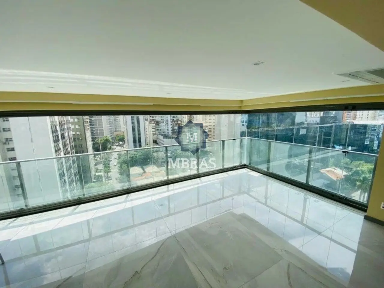 Elegância e Amplitude em Apartamento Exclusivo no Itaim Bibi - foto 0