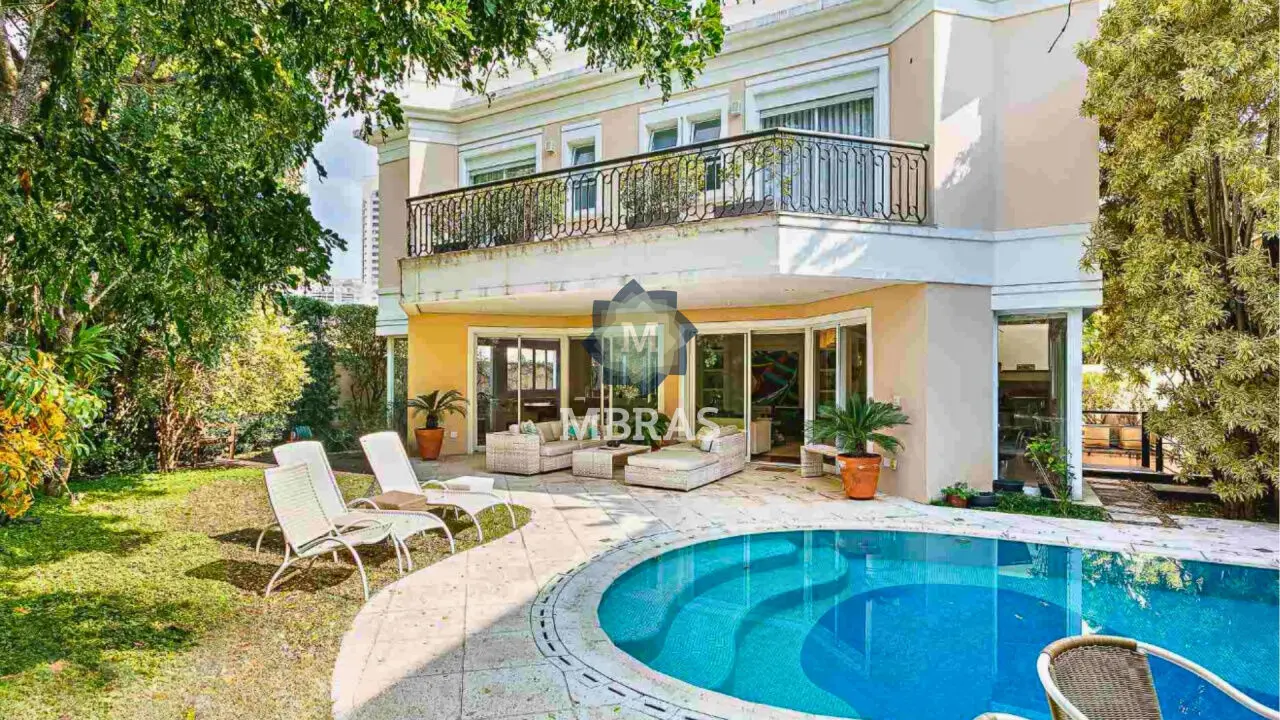 Belíssima casa em condomínio, muito bem localizada na Cidade Jardim - foto 0