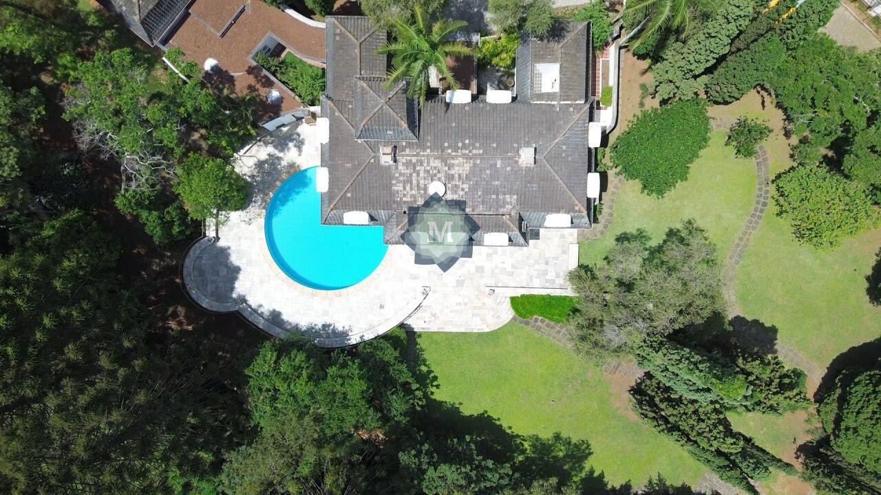 Entre Jardins e Silêncio - Uma Residência Única para Viver com Exclusividade - foto 1