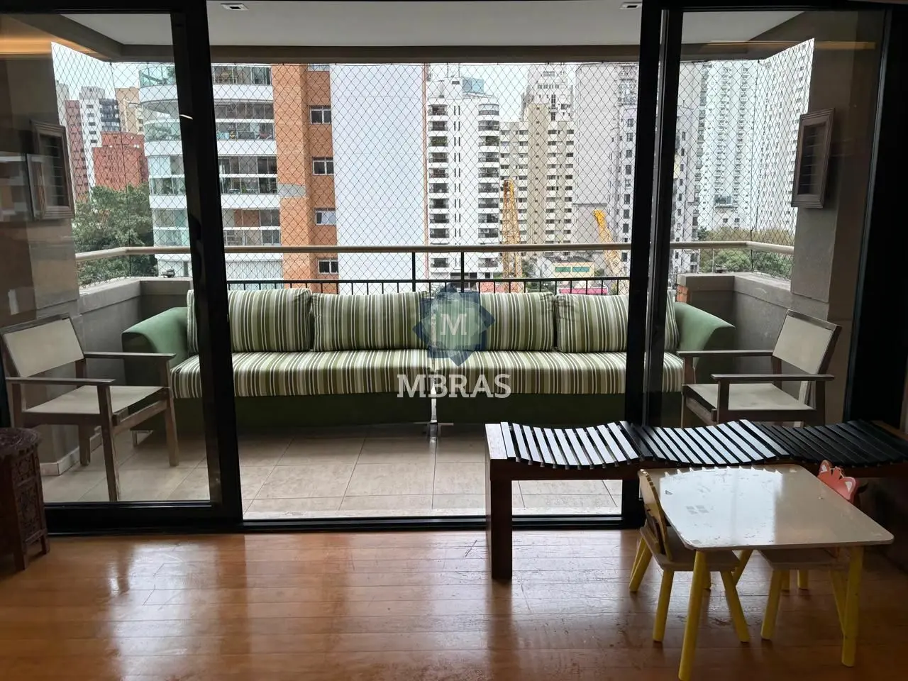 Apartamento com 3 suítes em Moema Pássaros - foto 0
