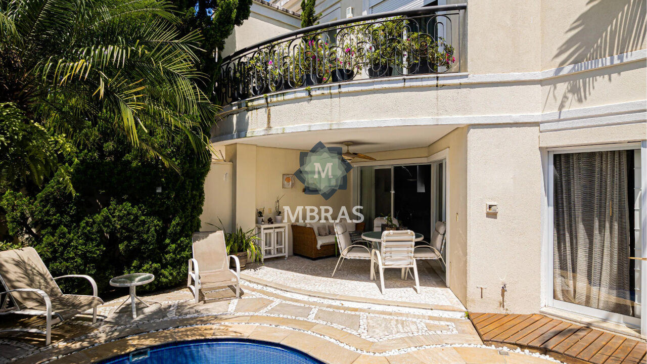Residência de Alto Padrão com Arquitetura Imponente e Atmosfera Exclusiva - foto 0