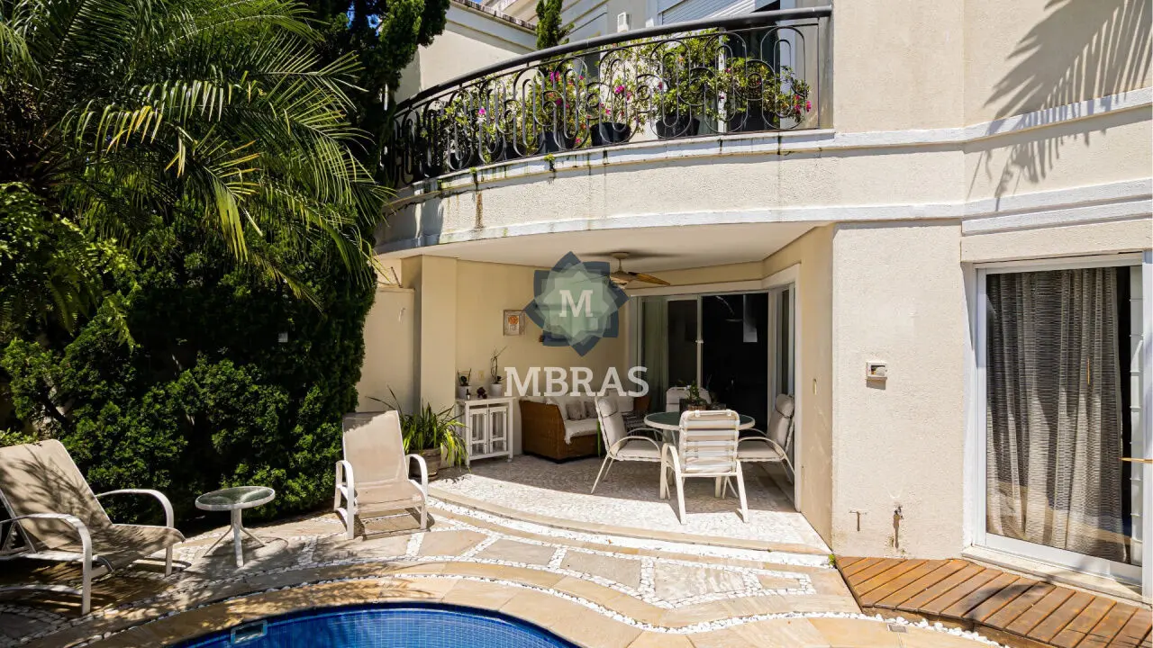 Residência de Alto Padrão com Arquitetura Imponente e Atmosfera Exclusiva - foto 0
