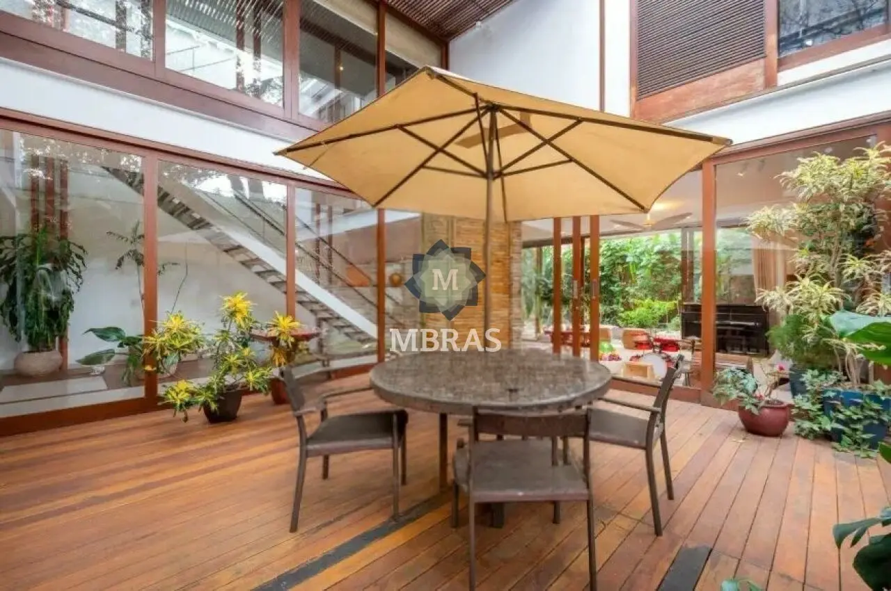 Casa Contemporânea no Jardim Paulista | 388 m² de Arquitetura, Natureza e Exclusividade - foto 0