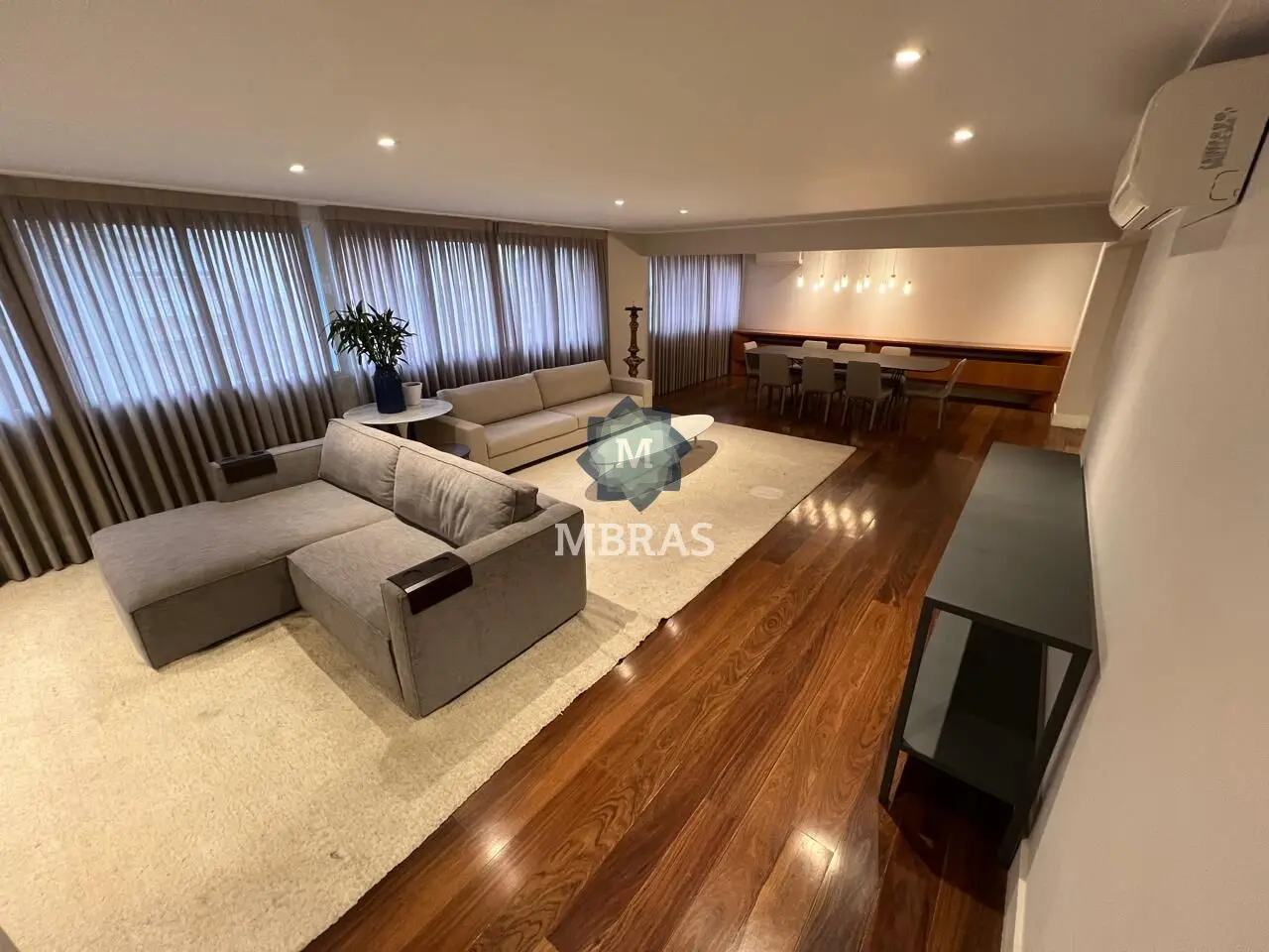 175 m² de Elegância no Itaim | Reformado e Mobiliado - foto 0