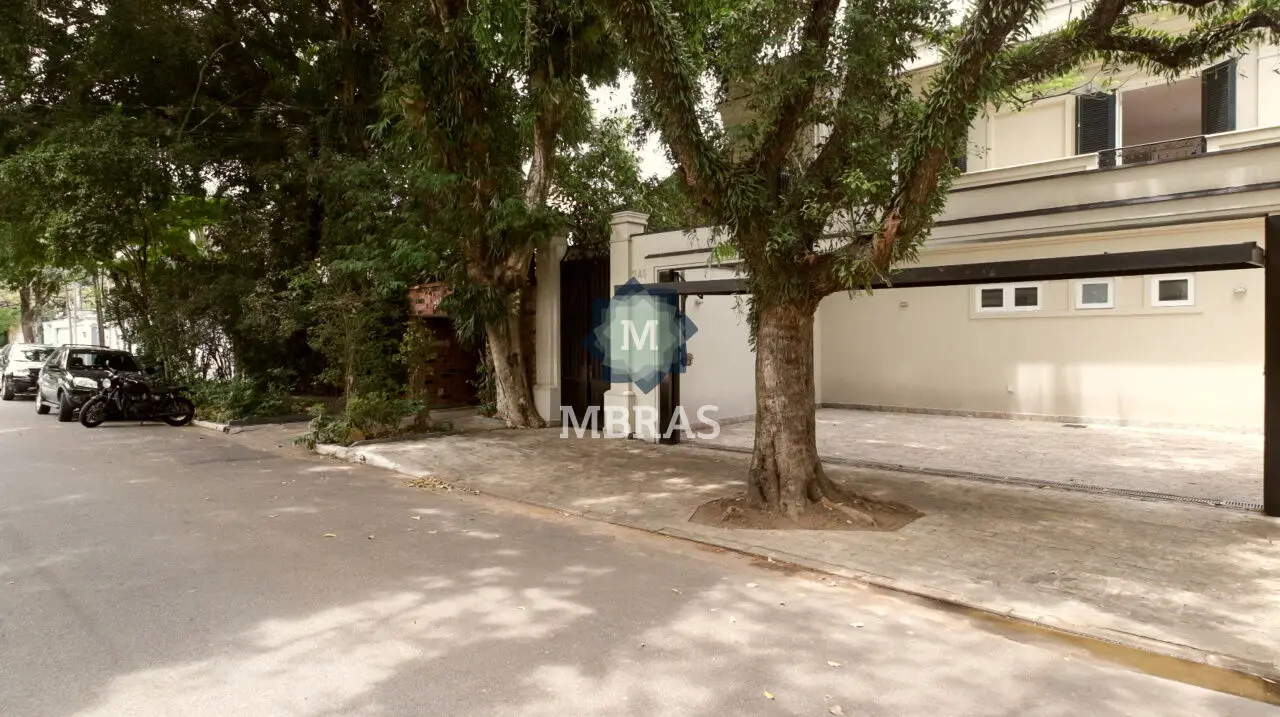 Residência Neoclássica no Jardim Europa, assinada pelo Arquiteto João Armentano (VALOR SOB CONSULTA) - foto 0